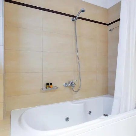 Pandora Maisonette With Beautiful Gardens And Pool Apartment Maleme (Crete)
